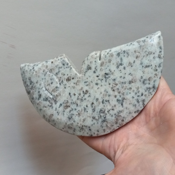 Kiwi Jasper crystal moon with face. - Picture 5 of 6